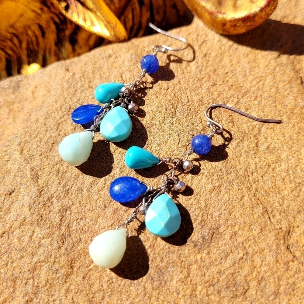 VINTAGE BLUE ACRYLIC BEAD DROP EARRINGS